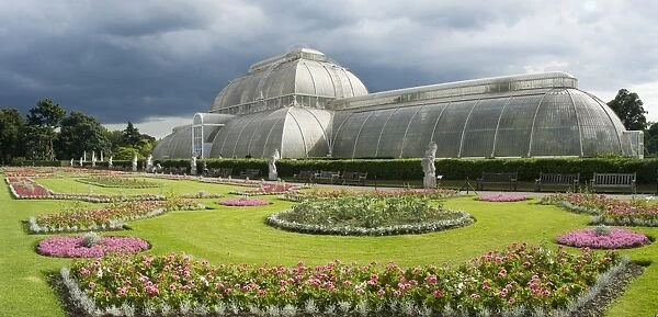 The Palm House with pink and grey formal bedding