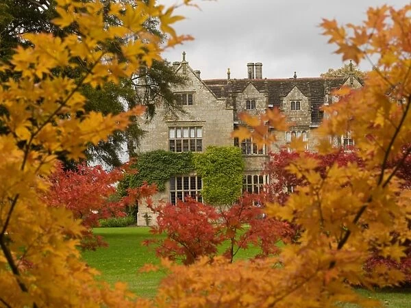 Wakehurst Mansion in autumn