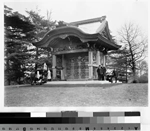 Black And White Collection: Japanese Gateway, Kew Gardens c.1910