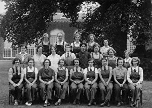 Monochrome Gallery: Some of Kews female staff, 1942