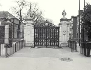 History Collection: Victoria Gate